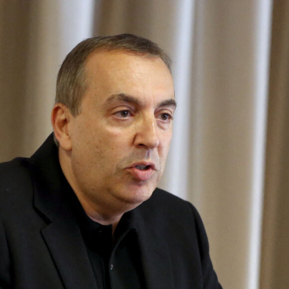 Jean-Marc Morandini fait une déclaration à la presse dans un salon de l'hôtel Radisson à Boulogne-Billancourt, le 19 juillet 2016, dénonçant un complot...