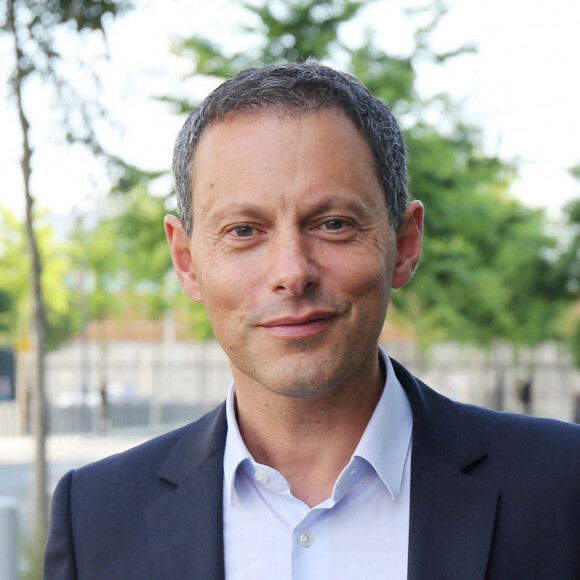 Exclusif - Marc-Olivier Fogiel à son arrivée devant les studios de BFM TV à Paris le 26 juin 2020 © Panoramic / Bestimage