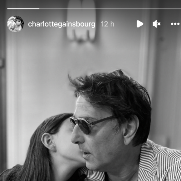 Yvan Attal et sa fille Jo : rare moment de complicité partagé par Charlotte Gainsbourg