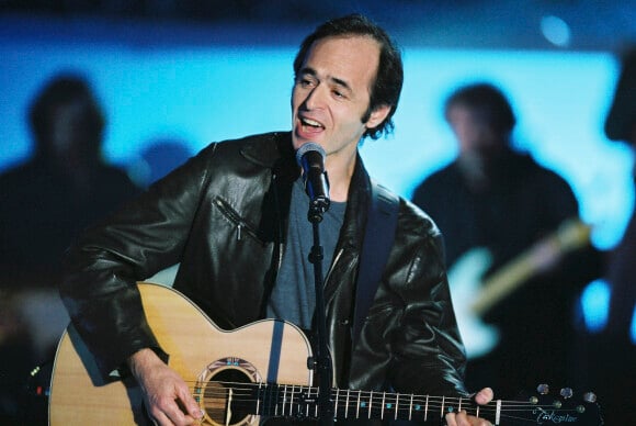 Jean-Jacques Goldman lors d'une emission spéciale Céline Dion sur TF1 le 12 novembre 2004. © Patrick Carpentier / Bestimage