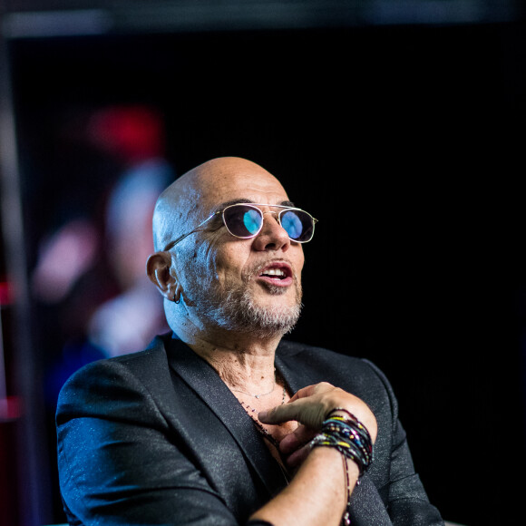 Pascal Obispo - Backstage artistes avant le direct de l'émission "Tous ensemble pour la musique" pour la fête de la musique 2020 à l'AccorHotels Arena à Paris le 19 juin 2020. © Cyril Moreau / Veeren Ramsamy / Bestimage 