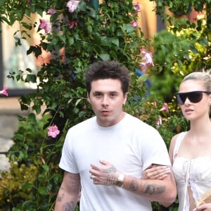 Brooklyn Beckham et sa femme Nicola Peltz font du shopping à Portofino, le 4 juillet 2022. 