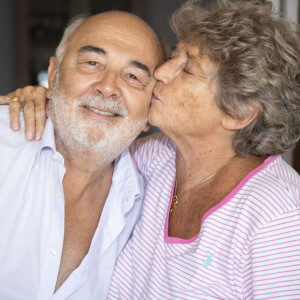 Exclusif - Gérard Jugnot et Jacqueline Franjou avant la représentation de la pièce "La Machine de Turing" lors du Festival de Ramatuelle, France, le 5 août 2019. © Cyril Bruneau/Festival de Ramatuelle/Bestimage 