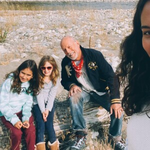 Bruce Willis, sa femme Emma Heming et leurs filles, Mabel, 10 ans et Evelyn Penn, 8 ans