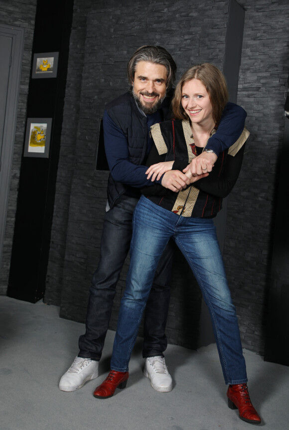 Exclusif - Anthony Dupray, Magalie Madison lors d'un rendez-vous pour la piece " Derniers Baisers " au théâtre de la Grande Comédie à Paris le 18 Avril 2019.  © Denis Guignebourg / Bestimage 