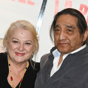 Josiane Balasko et son mari George Aguilar à la première du film "La Pièce Rapportée" au cinéma UGC Ciné Cité Les Halles à Paris, le 30 novembre 2021. © Guirec Coadic/Bestimage 