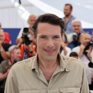 Le réalisateur Nicolas Bedos au photocall de "Mascarade" lors du 75ème Festival International du Film de Cannes, le 28 mai 2022. © Dominique Jacovides / Bestimage