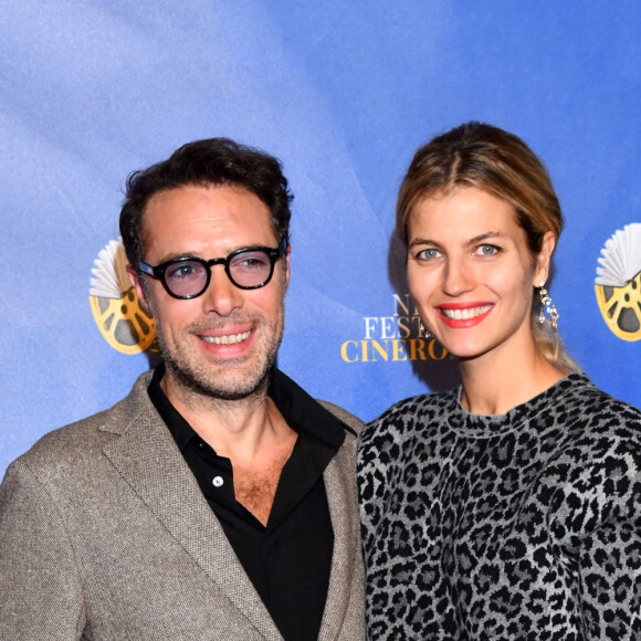 Nicolas Bedos, le président du Jury, et sa compagne Pauline Desmonts lors de la soirée de clôture de la 3eme édition du Festival Cinéroman à Nice, le 24 octobre 2021. © Bruno Bebert / Bestimage