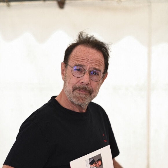 Exclusif - Marc Levy - Festival des Livres et des Artistes organisé par l'association "Lecture pour Tous" engagée dans la lutte contre l'illettrisme au Mail Branly à Paris le 3 juillet 2022. © Pierre Perusseau / Jack Tribeca / Bestimage 