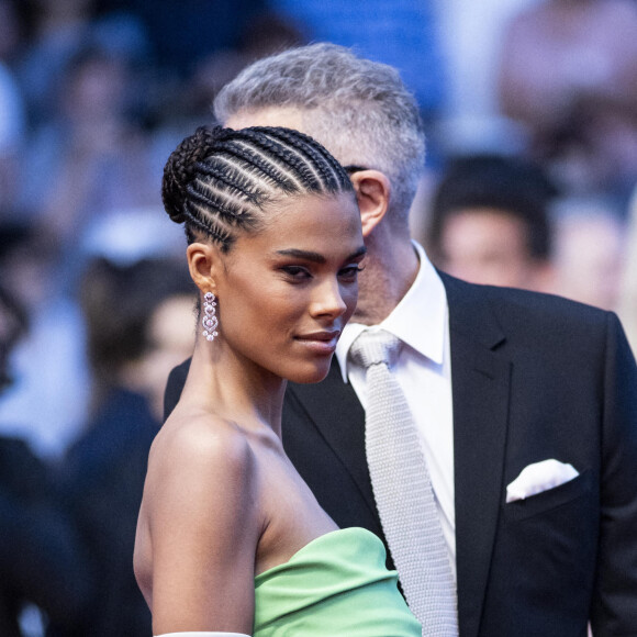 Tina Kunakey et son mari Vincent Cassel - Montée des marches du film " Les crimes du futur " lors du 75ème Festival International du Film de Cannes. Le 23 mai 2022 © Cyril Moreau / Bestimage 