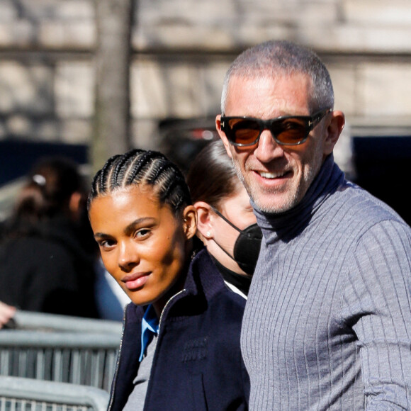 Vincent Cassel et sa femme Tina Kunakey - Arrivées au défilé femme Miu Miu Automne/Hiver 2022/2023 lors de la Fashion Week de Paris au palais d'Iéna à Paris, France, le 8 mars 2022. © Veeren-Clovis/Bestimage 