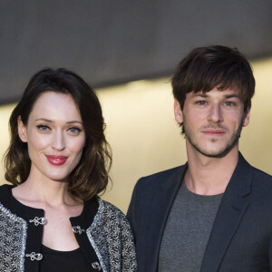 Gaspard Ulliel et sa compagne Gaëlle Pietri - People au Photocall du défilé Chanel Croisière "Paris-Séoul" au Dongdaemun Design Plaza de Séoul le 4 mai 2015 