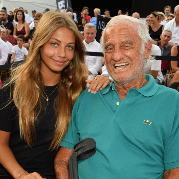 Jean-Paul Belmondo et sa fille Stella - Gala de boxe "No Limit Episode IX" organisé par B. Asloum (ancien champion du monde de boxe) en plein air au théâtre Tivol au Cannet le 18 juillet 2019. © Bruno Bebert/Bestimage 