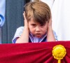 Le prince Louis de Cambridge - Les membres de la famille royale saluent la foule depuis le balcon du Palais de Buckingham, lors de la parade militaire "Trooping the Colour" dans le cadre de la célébration du jubilé de platine (70 ans de règne) de la reine Elizabeth II à Londres, le 2 juin 2022. 