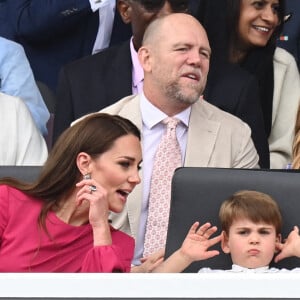 Kate Catherine Middleton, duchesse de Cambridge, le prince Louis, Mike Tindall, Mia Tindall - La famille royale d'Angleterre lors de la parade devant le palais de Buckingham, à l'occasion du jubilé de la reine d'Angleterre. le 5 juin 2022