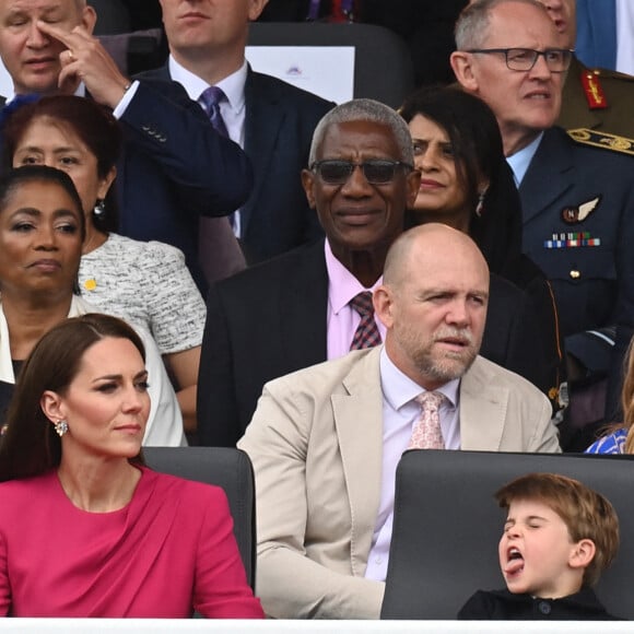 Boris Johnson, Kate Catherine Middleton, duchesse de Cambridge, le prince Louis, Mia Tindall - La famille royale d'Angleterre lors de la parade devant le palais de Buckingham, à l'occasion du jubilé de la reine d'Angleterre. le 5 juin 2022