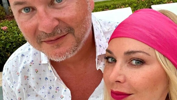 Cauet torse nu avec sa compagne Nathalie, vacances sportives au Club Med