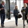 Reese Witherspoon se promène avec des amis dans les rues de Los Angeles