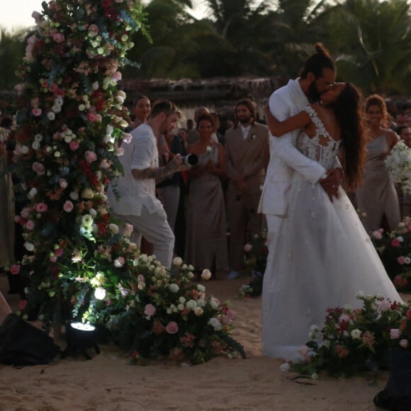 Exclusif  - Joakim Noah, Lais Ribeiro - Joakim Noah et Lais Ribeiro se sont mariés devant leurs amis et leur famille sur la plage de Trancoso au Brésil le 13 juillet 2022.