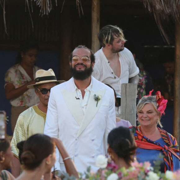 Exclusif - Joakim Noah et ses parents, Yannick Noah et Cecilia Rodhe - Joakim Noah et Lais Ribeiro se sont mariés devant leurs amis et leur famille sur la plage de Trancoso au Brésil le 13 juillet 2022.