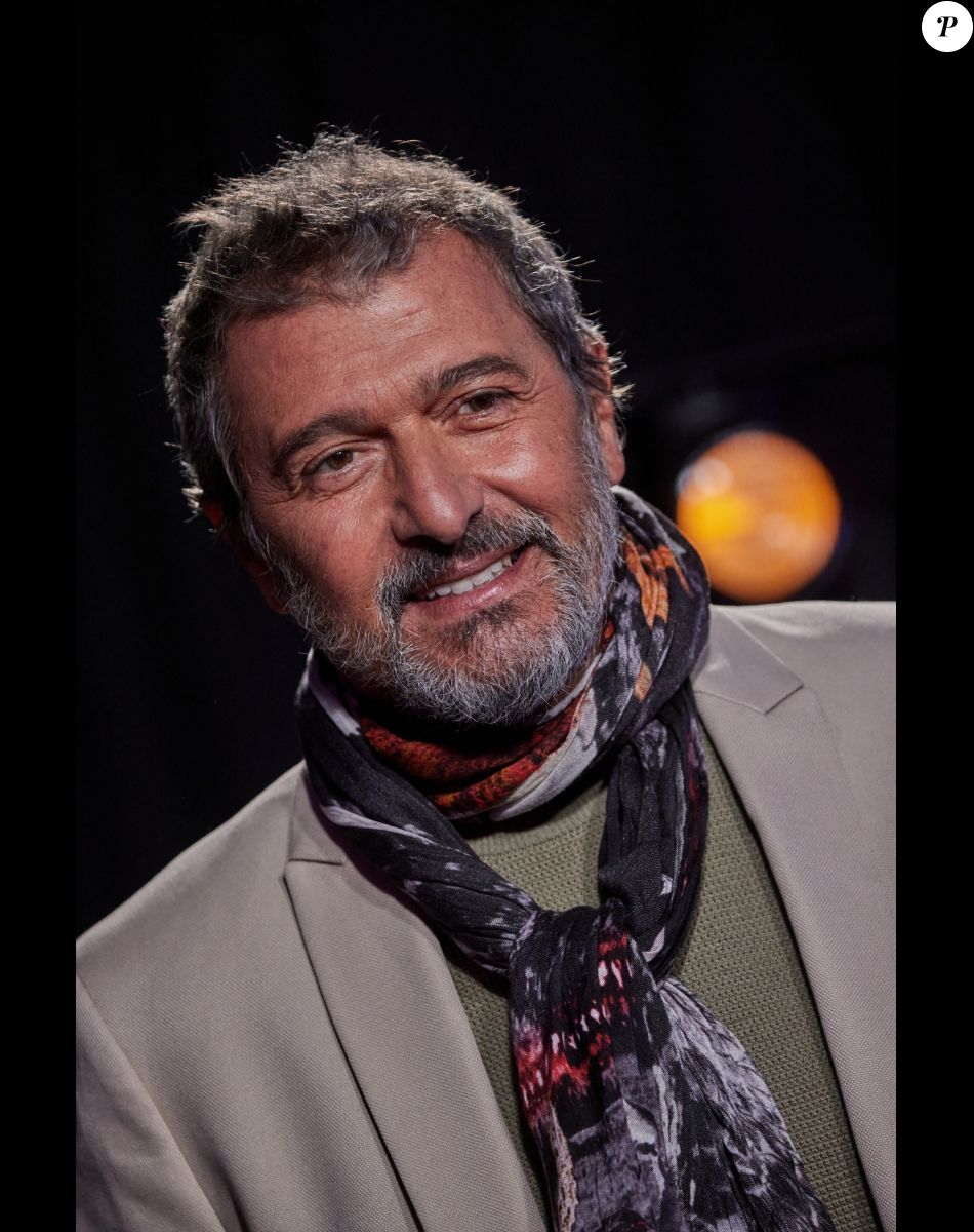 Exclusif - Daniel Lévi - Enregistrement de l'émission "Allez viens je t'emmène...Au Music Hall" au Studio Gabriel à Paris, qui sera diffusée le 28 mai sur France 3. Le 6 avril 2021 © Cyril Moreau / Bestimage