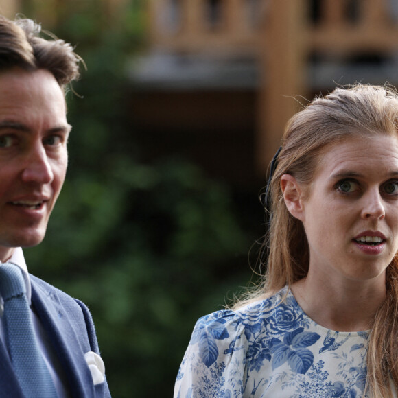 La princesse Beatrice d'York et son mari Edoardo Mapelli Mozzi en visite au "Chelsea Flower Show 2022" à Londres, le 23 mai 2022. 