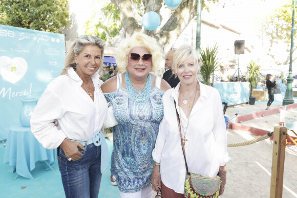 Caroline Margeridon, Zize, Chantal Ladesou lors d'un tournoi de pétanque place des Lices organisé par le magazine Turquoise pour l'association Sourire à la vie à Saint-Tropez le 10 août 2022. © Jack Tribeca / Bestimage