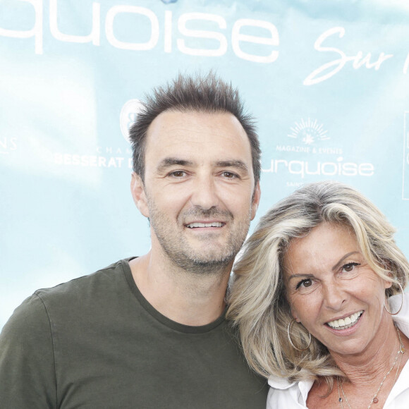 Cyril Lignac, Caroline Margeridon lors d'un tournoi de pétanque place des Lices organisé par le magazine Turquoise pour l'association Sourire à la vie à Saint-Tropez. © Jack Tribeca / Bestimage