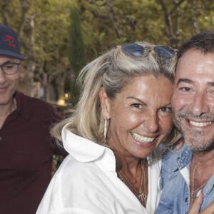 Caroline Margeridon, Bernard Montiel, Zize lors d'un tournoi de pétanque place des Lices organisé par le magazine Turquoise pour l'association Sourire à la vie à Saint-Tropez le 10 août 2022. © Jack Tribeca / Bestimage