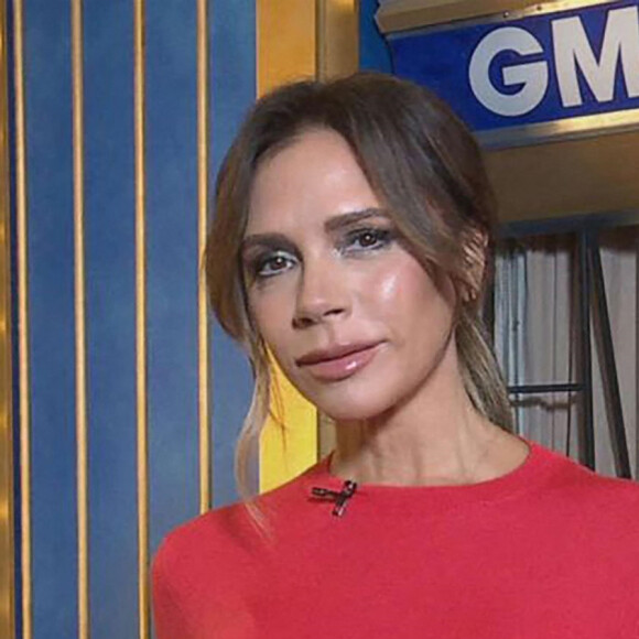 Victoria Beckham participe à l'émission "Good Morning America", le 12 octobre 2021 à New York. 