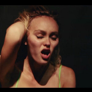 La série HBO de The Weeknd, "The Idol", se dévoile dans un premier teaser avec Lily-Rose Depp 