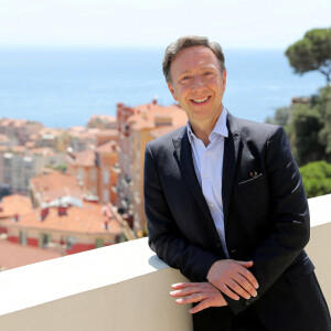 Exclusif - Stéphane Bern sur la terrasse du nouveau Musée National de Monaco pour l'exposition consacrée à l'artiste Christian Bérard (1902 – 1949) "Christian Bérard, Excentrique Bébé" à la Villa Paloma à Monaco, le 8 juillet 2022. © Jean-François Ottonello/Nice Matin/Bestimage