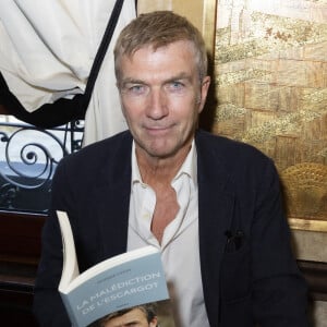 Philippe Caroit - Librairie éphémère au Fouquet's lors des remises du Prix du Livre de l'Art de Vivre Parisien, du Trophée du Bouquets et du Prix de la Mairie du 8ème - Paris le 08/06/2022 - © Jack Tribeca / Bestimage 