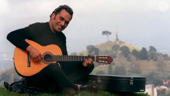 Pauly Fuemana, du duo OMC auteur du tube How Bizarre, est décédé le 31 janvier 2010 à l'âge de 40 ans...