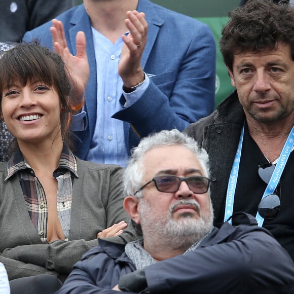 Patrick Bruel et son ex-compagne Caroline Nielsen dans les tribunes de la finale homme des internationaux de France de Roland Garros à Paris le 5 juin 2016. @Moreau-Jacovides / Bestimage