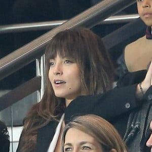 Patrick Bruel et son ex-compagne Caroline Nielsen au match de ligue des champions Psg - Real de Madrid au Parc des Princes à Paris le 21 octobre 2015. © Cyril Moreau / Bestimage