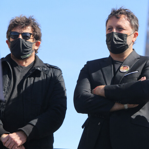 Arthur Essebag, Patrick Bruel - Hommage à Sarah Halimi sur la place du Trocadero à Paris.