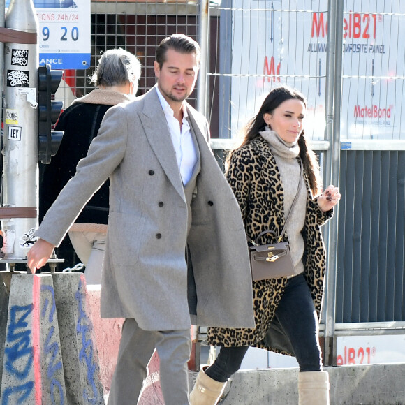 Capucine Anav et son compagnon Victor sont allés choisir leurs alliances pour leur futur mariage, à la bijouterie Galeries Lafayette - Royal Quartz Paris rue Royal à Paris, France, le 7 février 2022. 