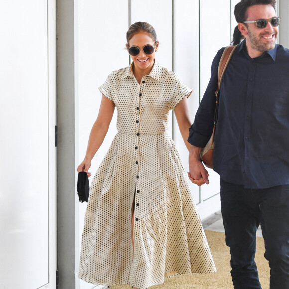 Jennifer Lopez et Ben Affleck quittent Venise après la première du film The Last Duel pendant le 78ème festival international du film de Venise, la Mostra le 11 septembre 2021.