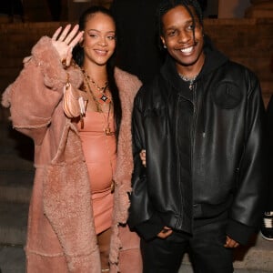 Rihanna (enceinte) et son compagnon Asap Rocky assistent au défilé Off-White femme automne/hiver 2022-2023 à Paris le 28 février 2022. © Veeren / Christophe Clovis / Bestimage 