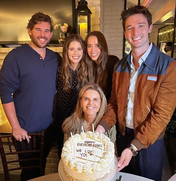 Maria Shriver entourés de ses quatre enfants, nés de son mariage avec Arnold Schwarzenegger, sur Instagram.