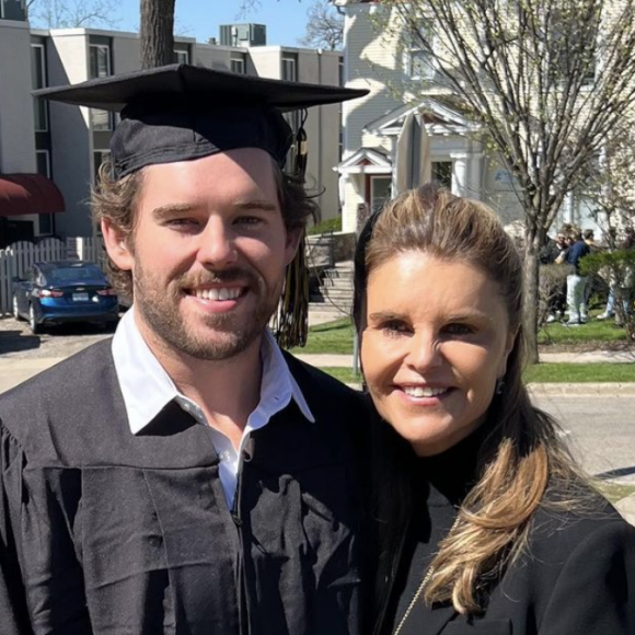 Maria Shriver et son fils Christopher sur Instagram. Le 7 mai 2022.