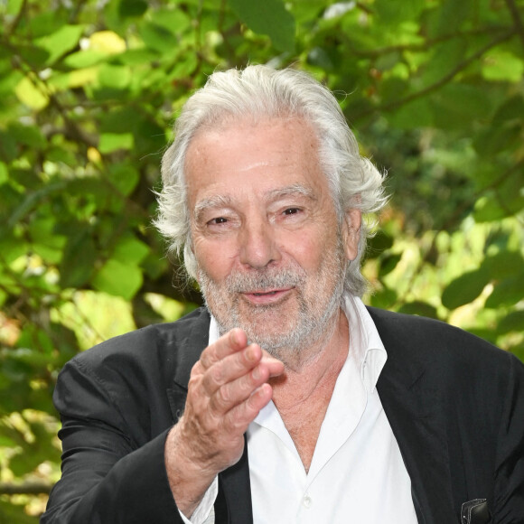 Pierre Arditi au photocall du film "Maestro(s)" lors du 15ème festival du film francophone de Angoulême, France, le 26 août 2022. © Coadic Guirec/Bestimage