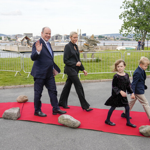 Le prince Haakon de Norvège, Le prince Albert II de Monaco, la princesse Charlene, le prince Jacques et la princesse Gabriella - Le prince Albert II de Monaco inaugure l'exposition l'exposition "Sailing the Sea of Science, Scientist and explorer. Prince Albert Ier and the early norwegian exploration of Svalbard " au Fram Museum à Oslo le 22 juin 2022. ZUMA Press / Bestimage