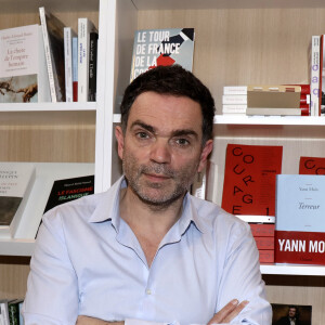 Yann Moix lors de la 37ème édition du Salon du livre au parc des expositions, à la porte de Versailles, à Paris, France, le 25 mars 2017. © Cédric Perrin/Bestimage