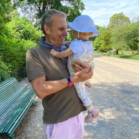 Jean-Charles de Castelbajac (72 ans) : Il raconte sa vie de papa avec sa fille Eugénie, 2 ans
