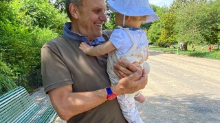 Jean-Charles de Castelbajac (72 ans) : Il raconte sa vie de papa avec sa fille Eugénie, 2 ans