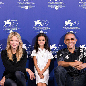 Virginie Efira, Callie Ferreira, Roschdy Zem - Photocall du film "Les Enfants des Autres (Other People's Children)" lors de la 79ème édition du festival international du film de Venise, la Mostra le 4 septembre 2022.