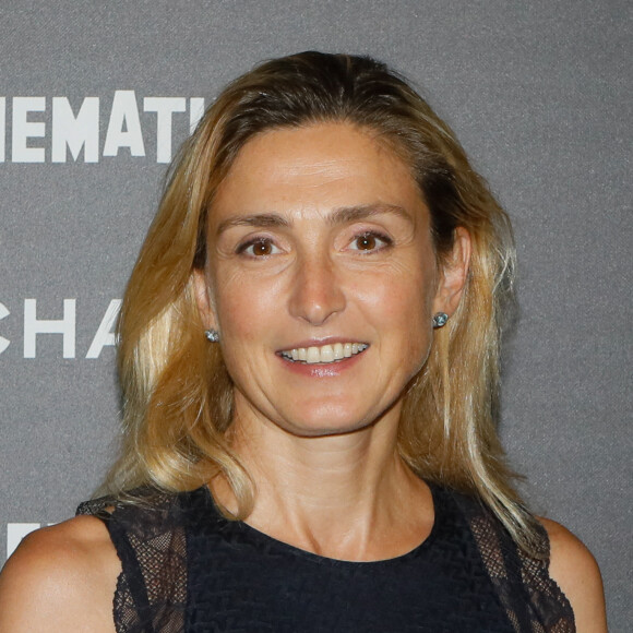 Julie Gayet - Avant-première du film "Chronique d'une liaison passagère" à la Cinémathèque Française à Paris