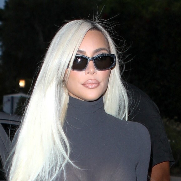 Exclusif - Kim Kardashian arrive à un gala de charité à Los Angeles, le 27 août 2022.